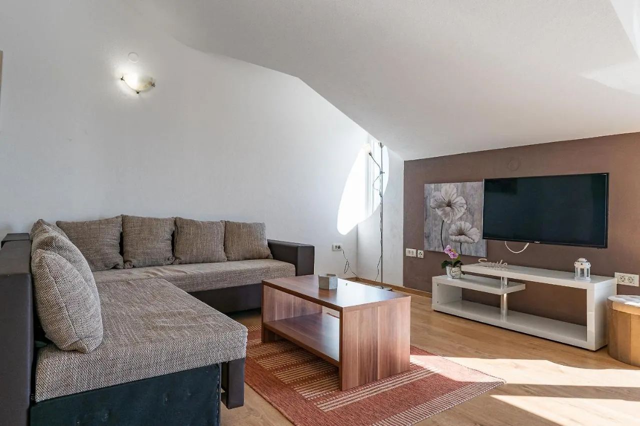Villa Mirela Petrčane Apartament