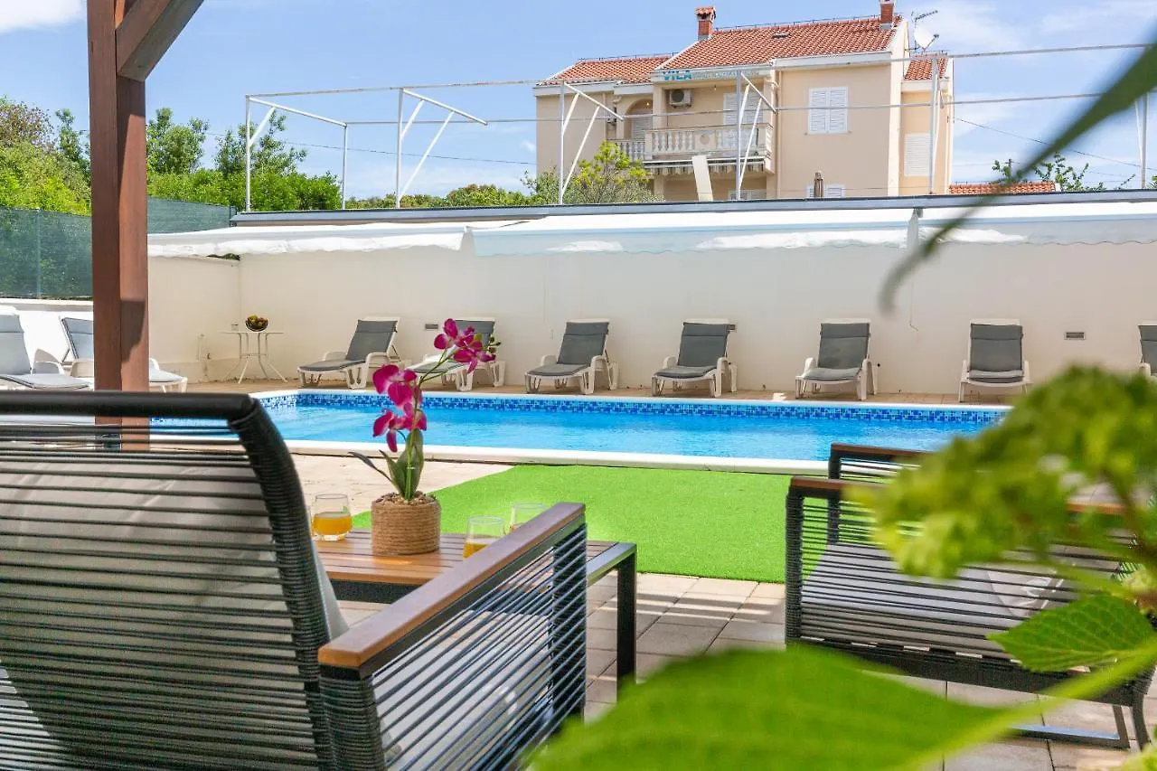 Apartment Villa Mirela Petrcane
