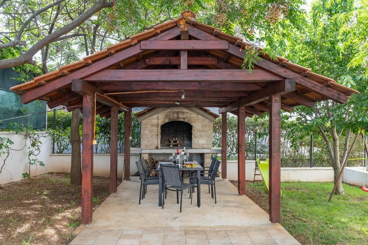 Villa Mirela Petrčane Apartament