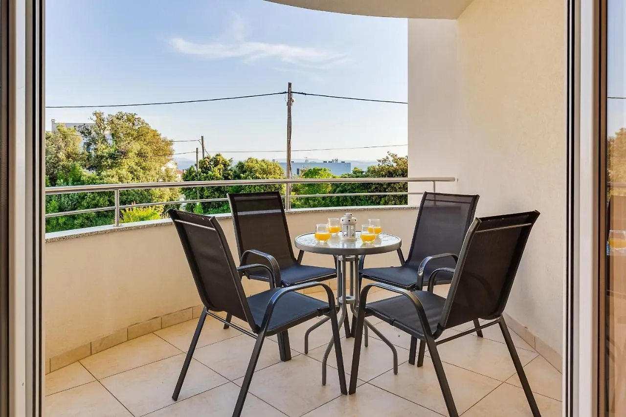 Apartment Villa Mirela Petrcane