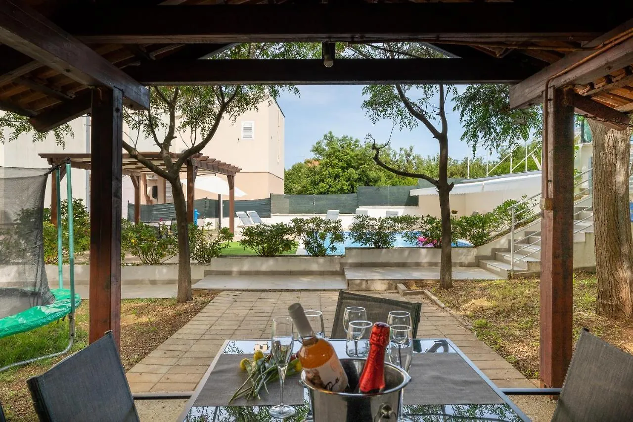 Apartament Villa Mirela Petrčane