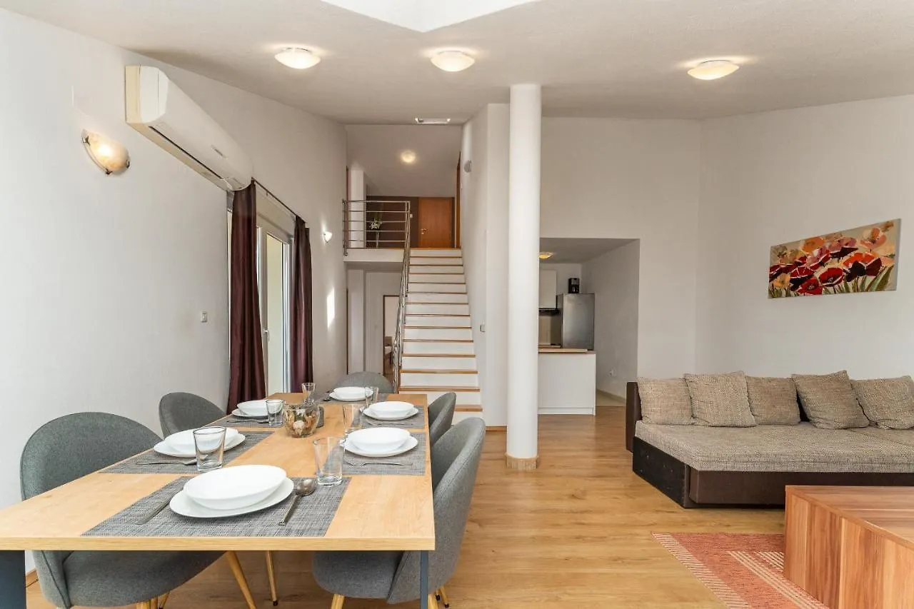 Villa Mirela Petrcane Croatia